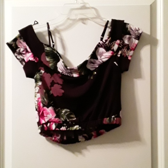 WOMEN'S EXPRESS ONE ELEVEN CROP TOP - Picture 3 of 3